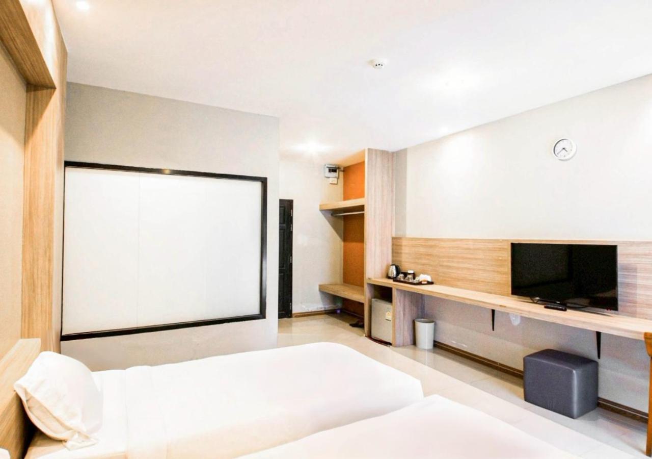 C Hotel Bangna Bangkok Buitenkant foto